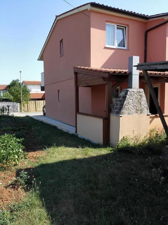 Apartment Kisic 法扎纳